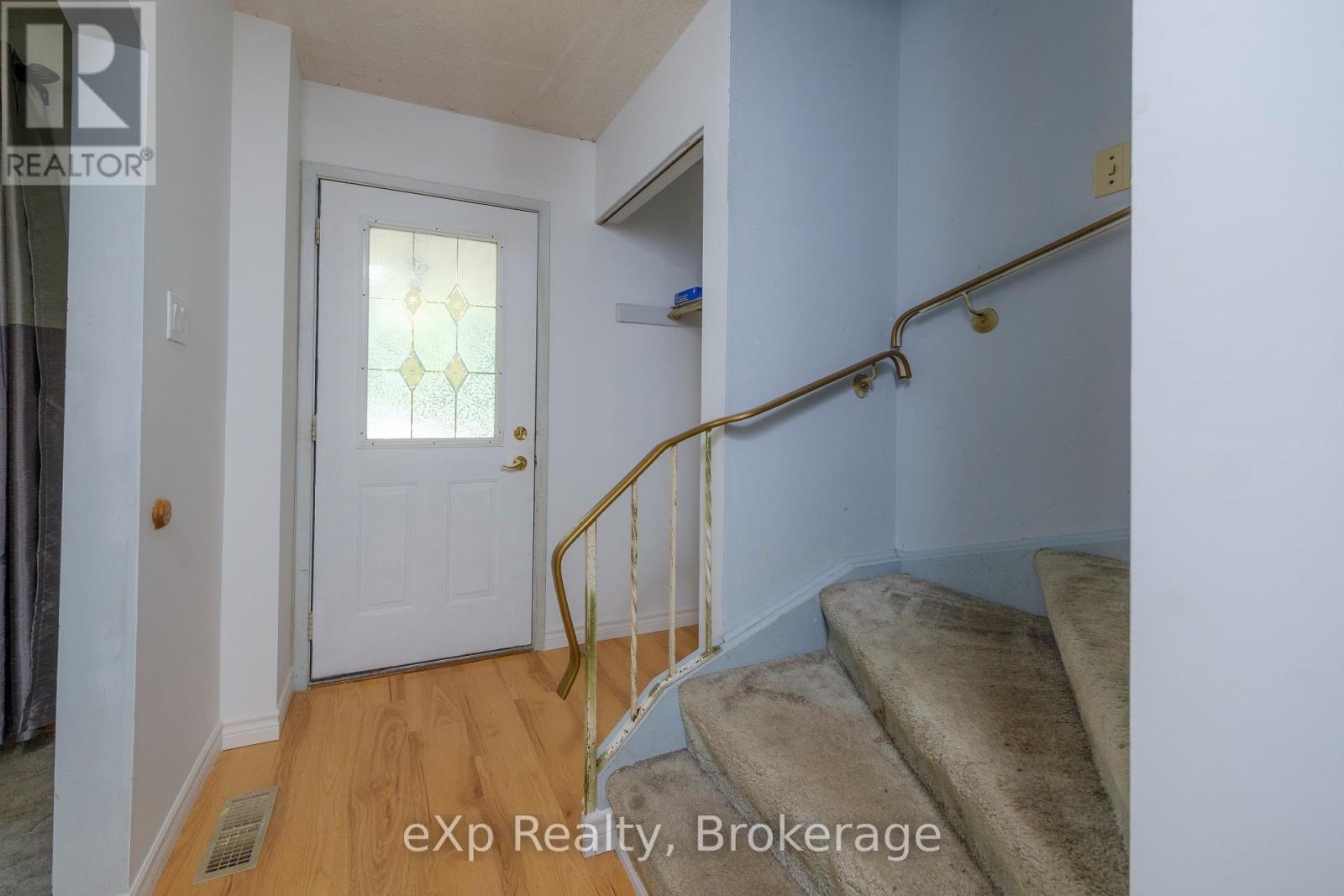 526 Thede Drive, Saugeen Shores, Ontario  N0H 2C4 - Photo 9 - X12413826
