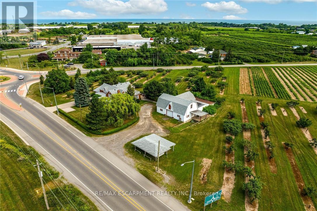 5581 King Street, Lincoln, Ontario  L0R 1B3 - Photo 2 - X12413767