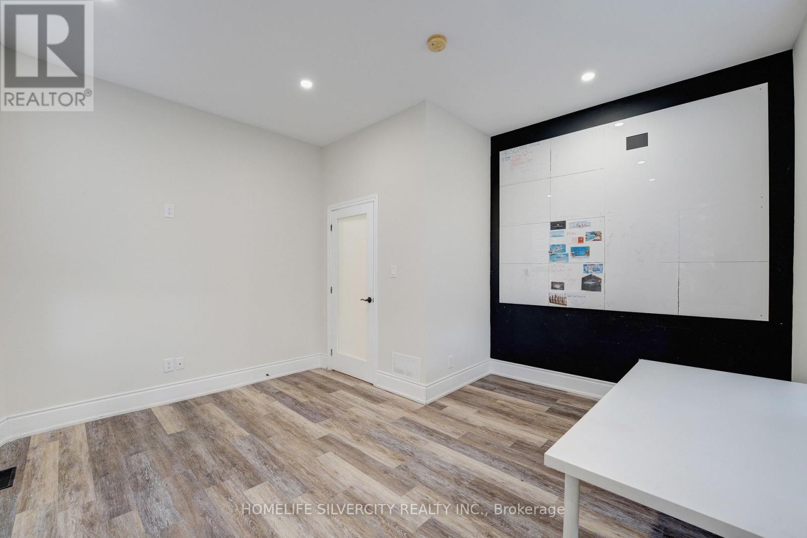 1 - 484 Main Street E, Hamilton, Ontario  L8N 1K6 - Photo 6 - X12413776