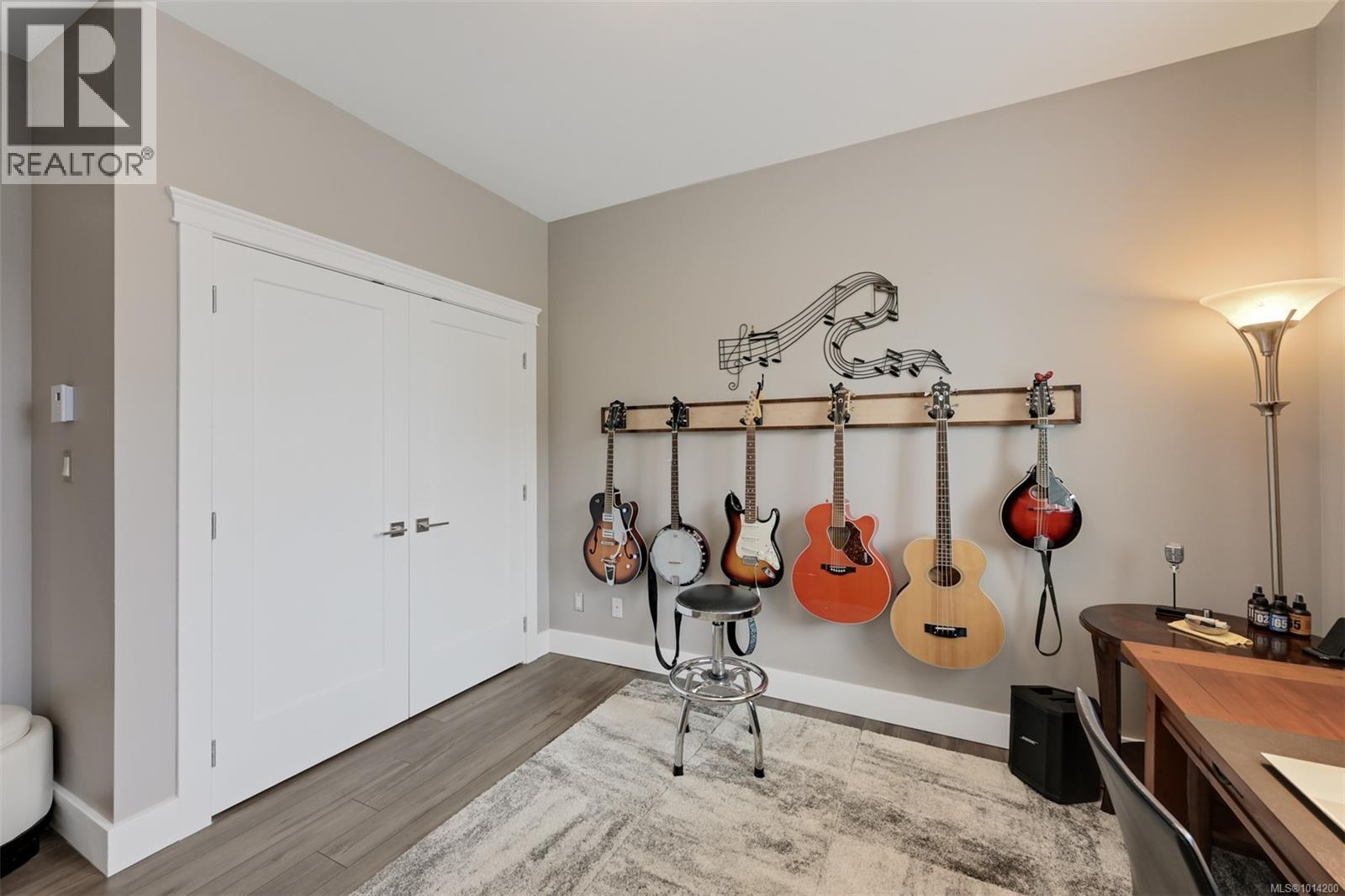 Property at 7123 Jacksons Pl image 4