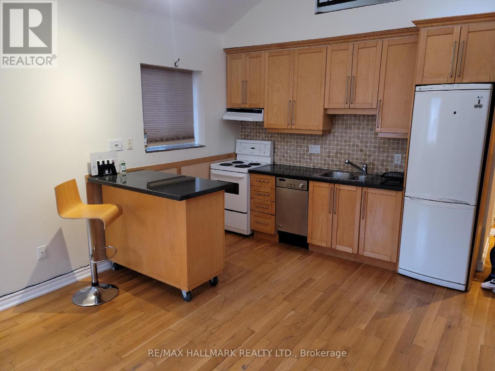 2B - 8 ST. JOSEPH STREET, Toronto, Ontario