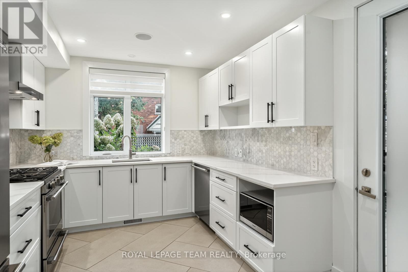 16 First Avenue, Ottawa, Ontario  K1S 2G2 - Photo 8 - X12413718
