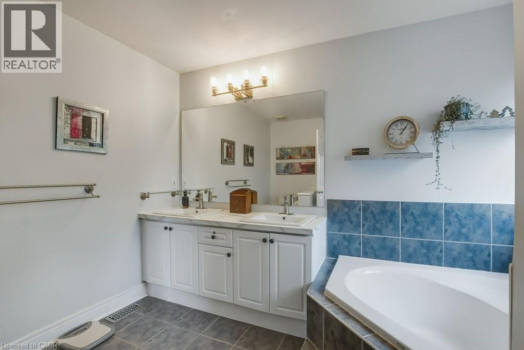 4292 Sarazen Drive, Burlington, Ontario  L7M 4Y9 - Photo 27 - 40769065
