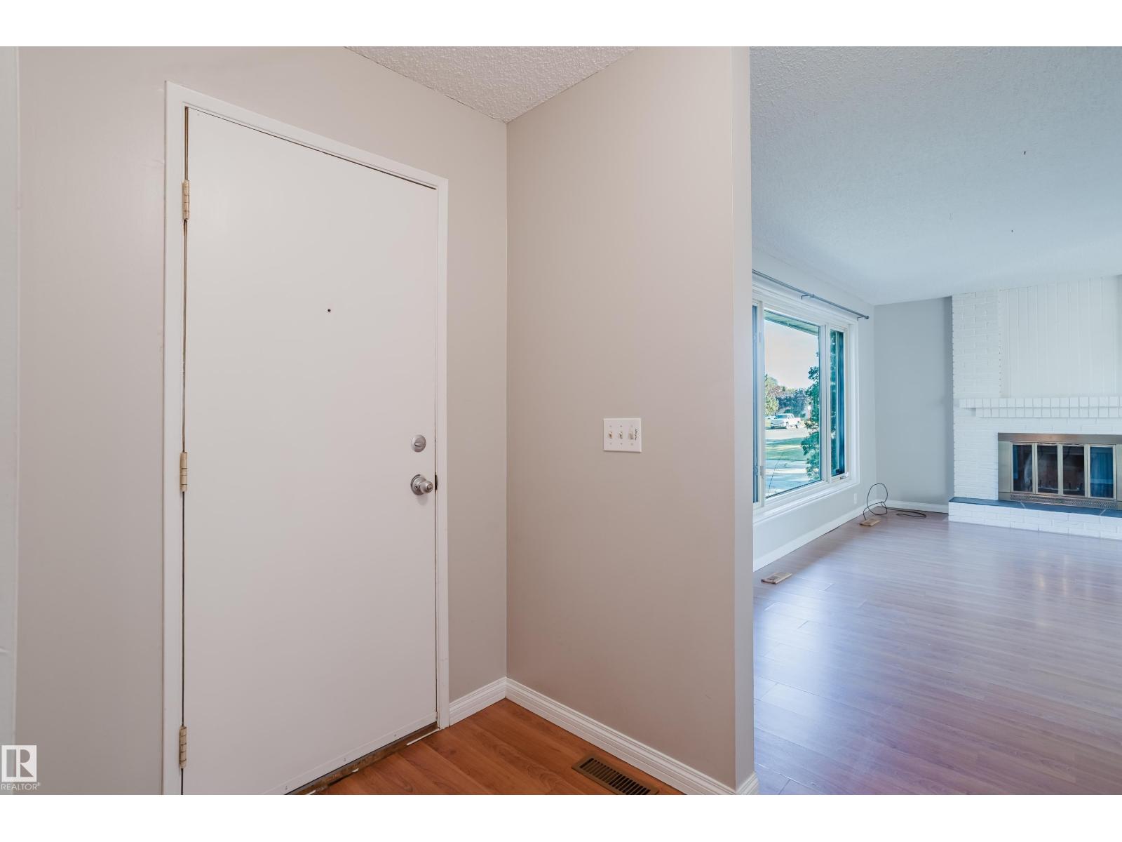 10829 32a Av Nw, Edmonton, Alberta  T6J 3B8 - Photo 6 - E4458442