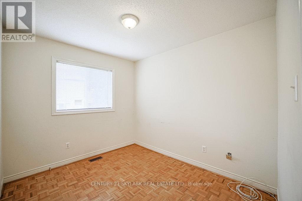 13 Paulette Way, Caledon, Ontario  L7E 1X2 - Photo 12 - W12413835