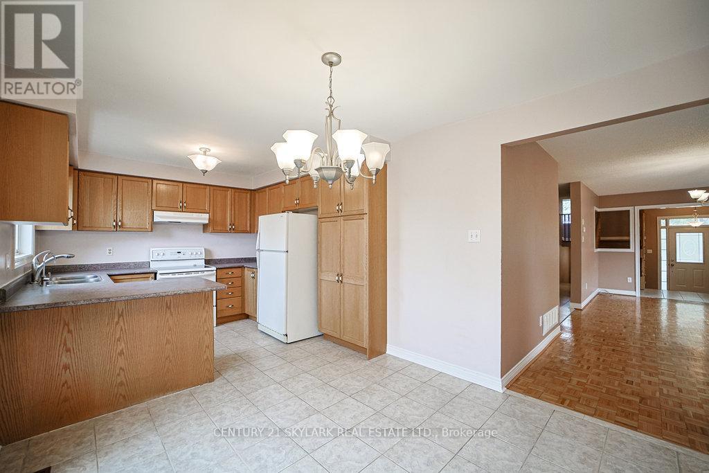 13 Paulette Way, Caledon, Ontario  L7E 1X2 - Photo 6 - W12413835