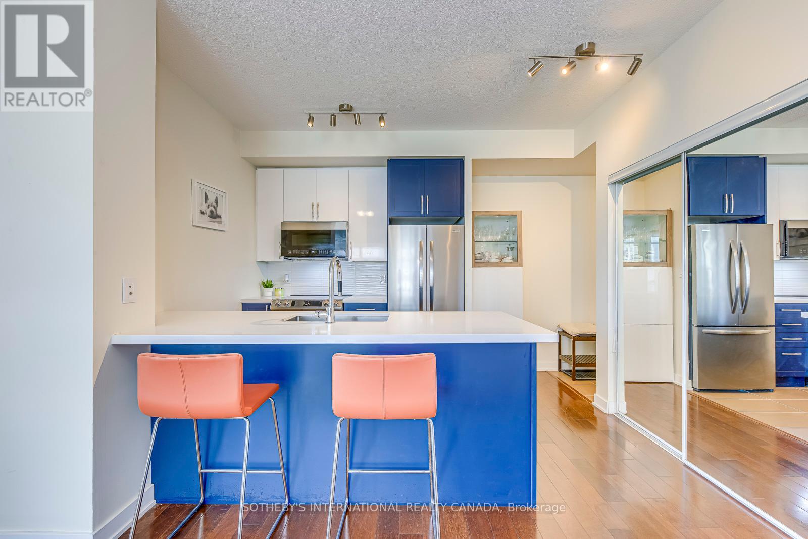 1202 - 4070 Confederation Parkway, Mississauga, Ontario  L5B 0E9 - Photo 6 - W12413838