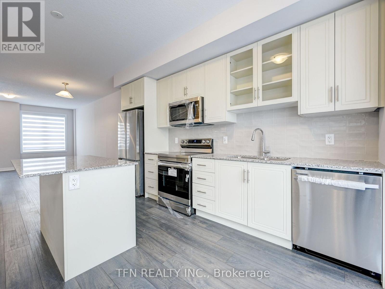 9 - 10 Birmingham Drive, Cambridge, Ontario  N1R 0C6 - Photo 8 - X12413796
