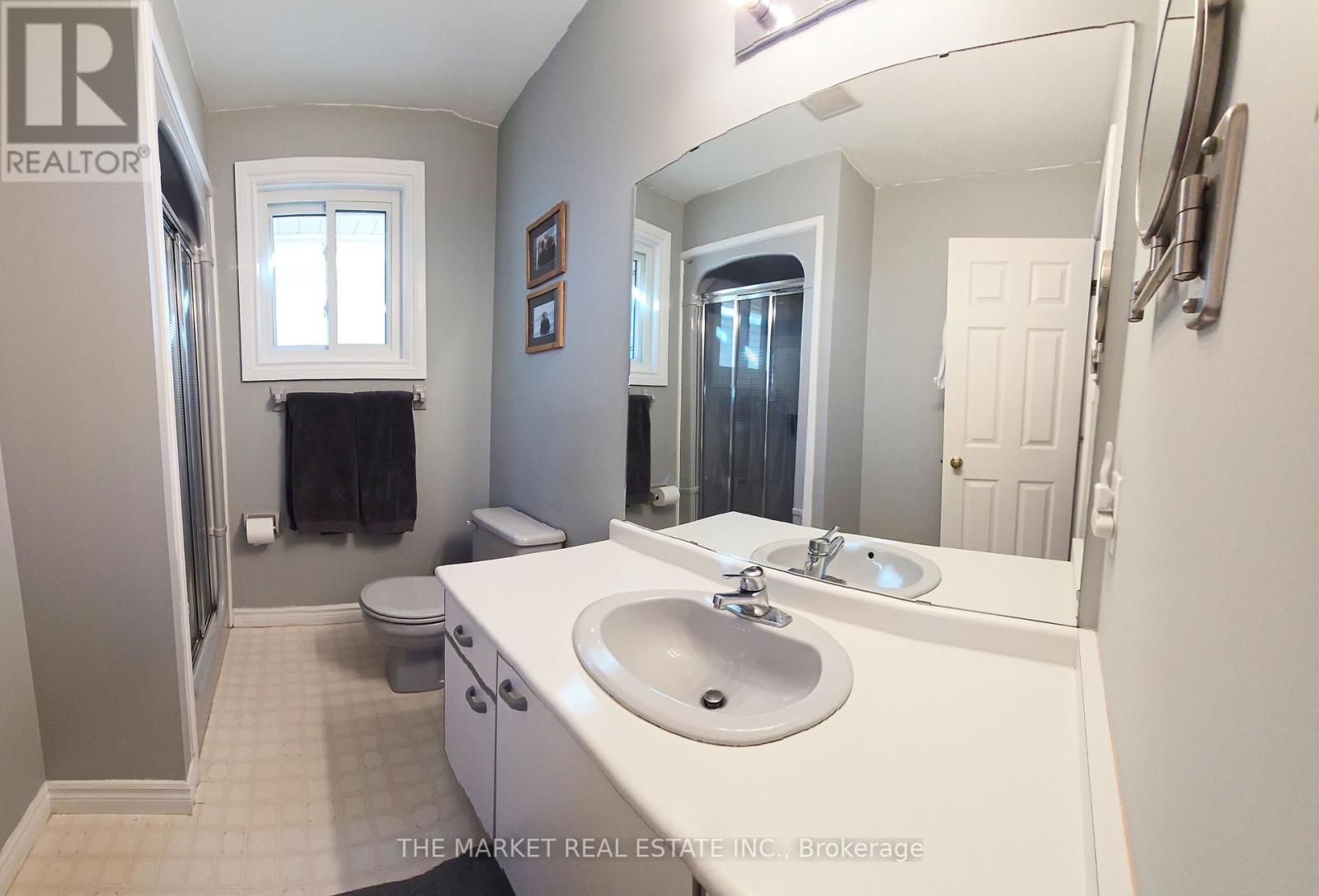 233 Acadia Drive, Hamilton, Ontario  L8W 3L1 - Photo 13 - X12413834