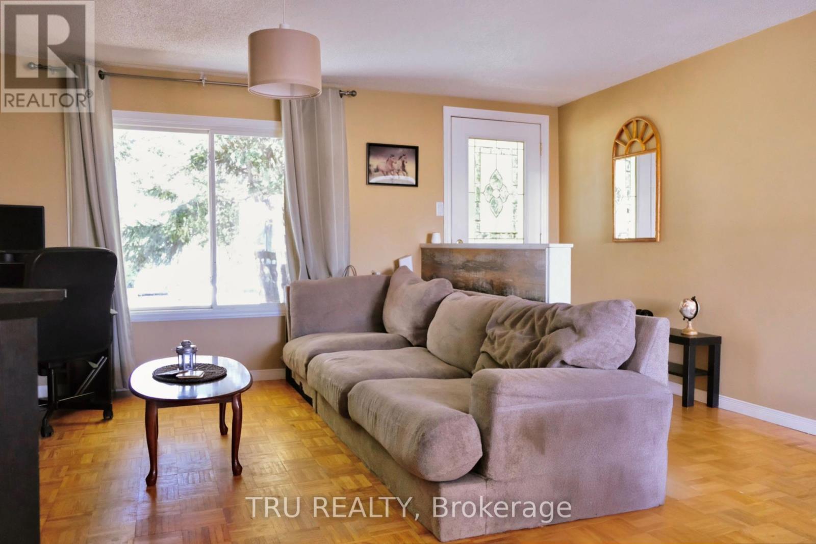 3010 Rue Principale Street, Alfred And Plantagenet, Ontario  K0A 3K0 - Photo 12 - X12413861