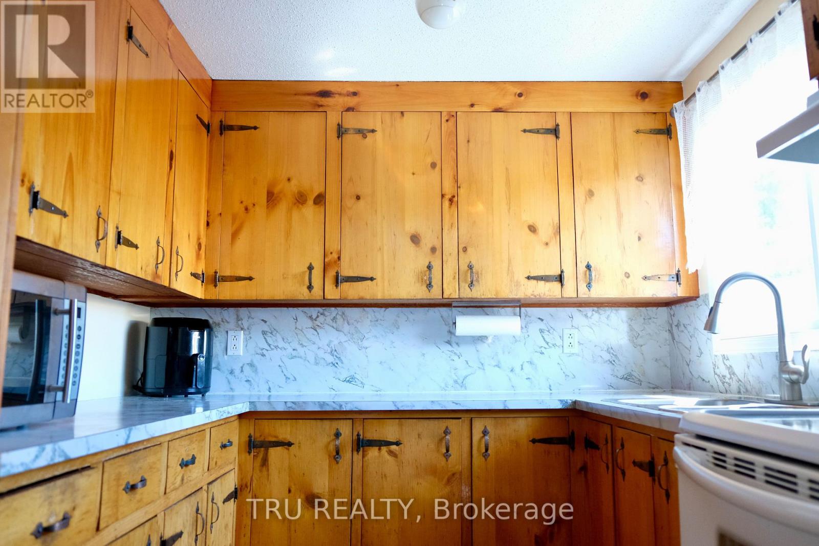 3010 Rue Principale Street, Alfred And Plantagenet, Ontario  K0A 3K0 - Photo 17 - X12413861