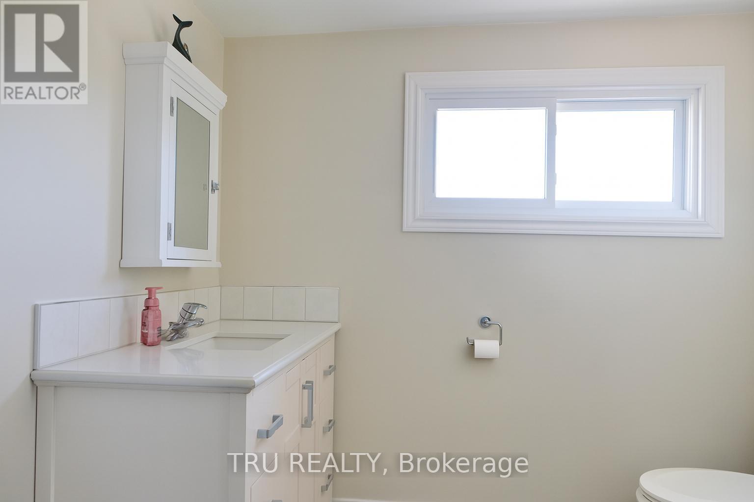 3010 Rue Principale Street, Alfred And Plantagenet, Ontario  K0A 3K0 - Photo 25 - X12413861