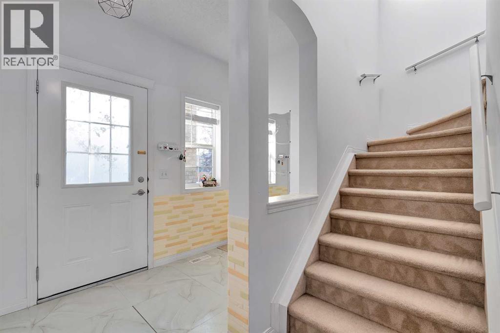 175 Evansmeade Common Nw, Calgary, Alberta  T3P 1E8 - Photo 4 - A2257740