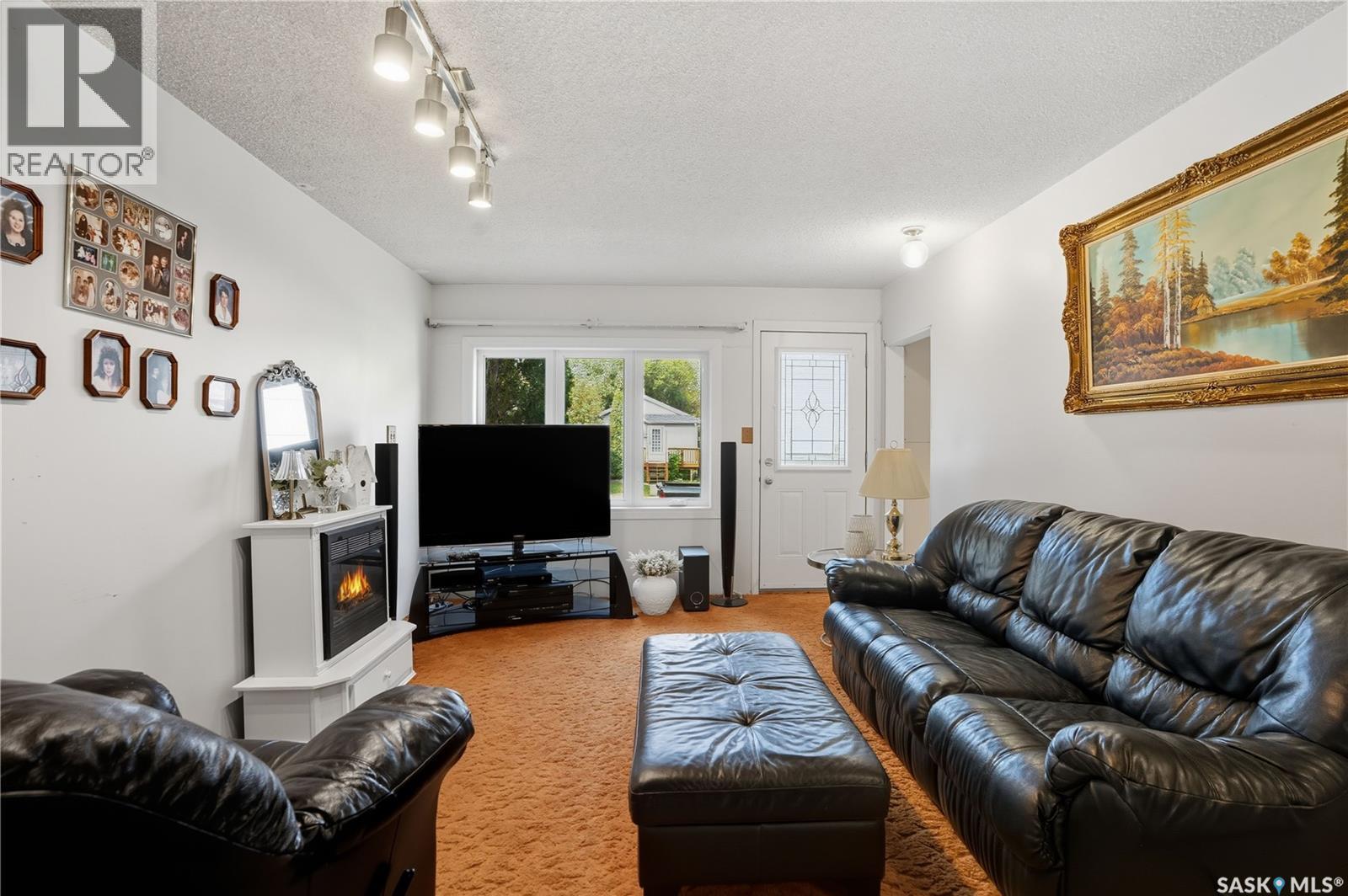 2425 Edgar Street, Regina, Saskatchewan  S4N 3L4 - Photo 3 - SK018793