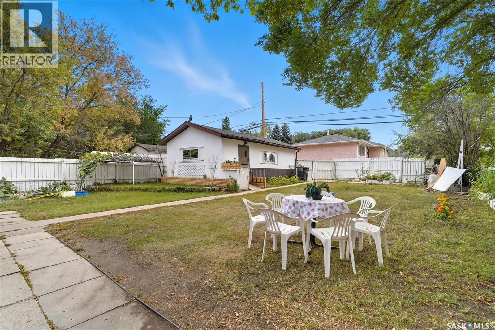 2123 20th Street W, Saskatoon, Saskatchewan  S7M 1A7 - Photo 2 - SK018702
