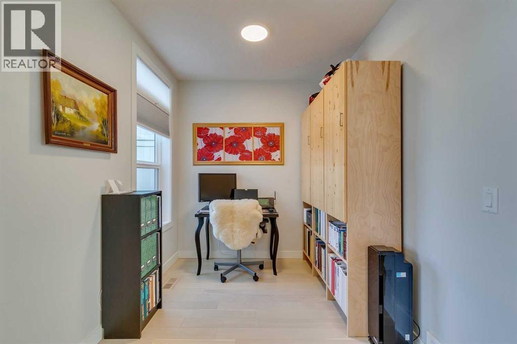 819 Shawnee Terrace Sw, Calgary, Alberta  T2Y 0T4 - Photo 18 - A2255503
