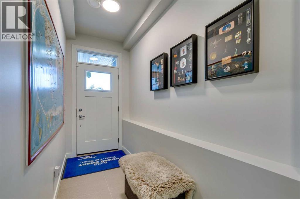 819 Shawnee Terrace Sw, Calgary, Alberta  T2Y 0T4 - Photo 2 - A2255503