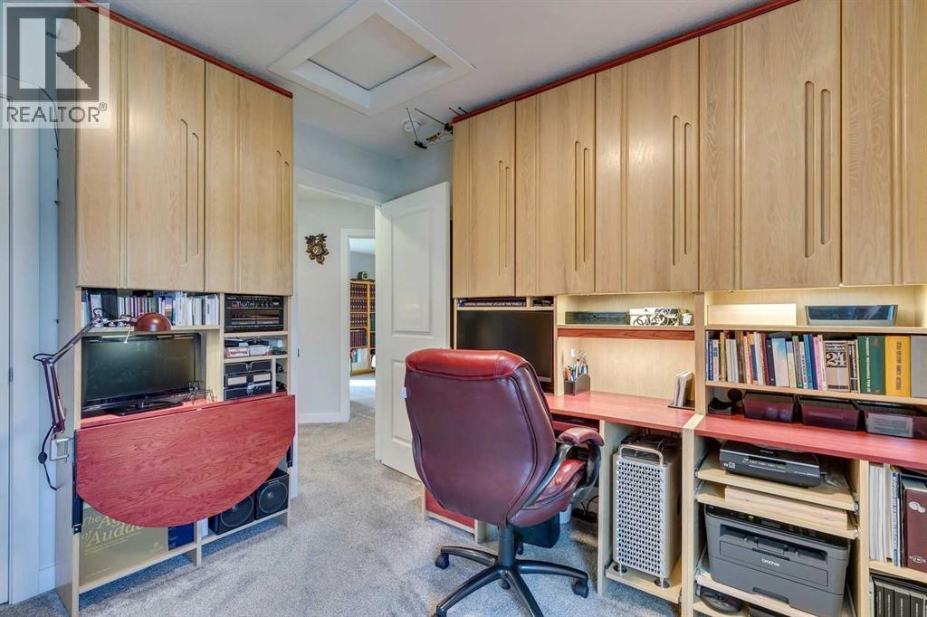 819 Shawnee Terrace Sw, Calgary, Alberta  T2Y 0T4 - Photo 28 - A2255503