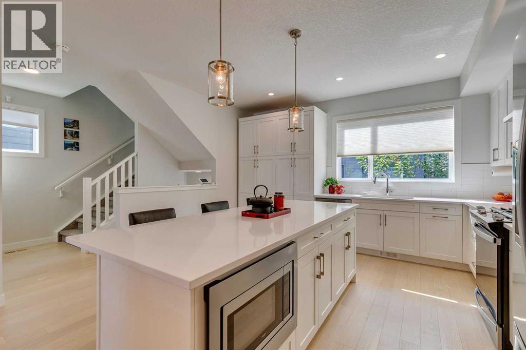 819 Shawnee Terrace Sw, Calgary, Alberta  T2Y 0T4 - Photo 10 - A2255503