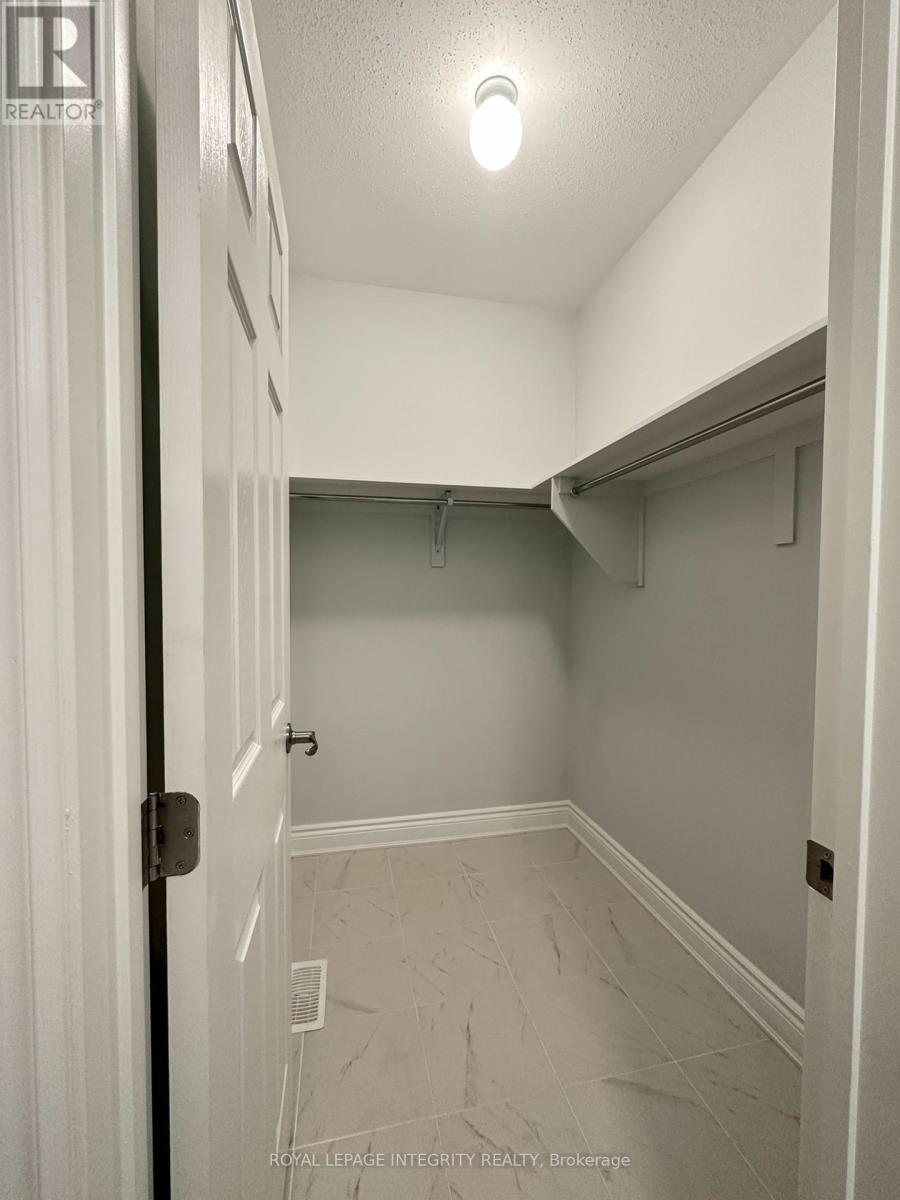 205 Yearling Circle, Ottawa, Ontario  K0A 2Z0 - Photo 11 - X12413879