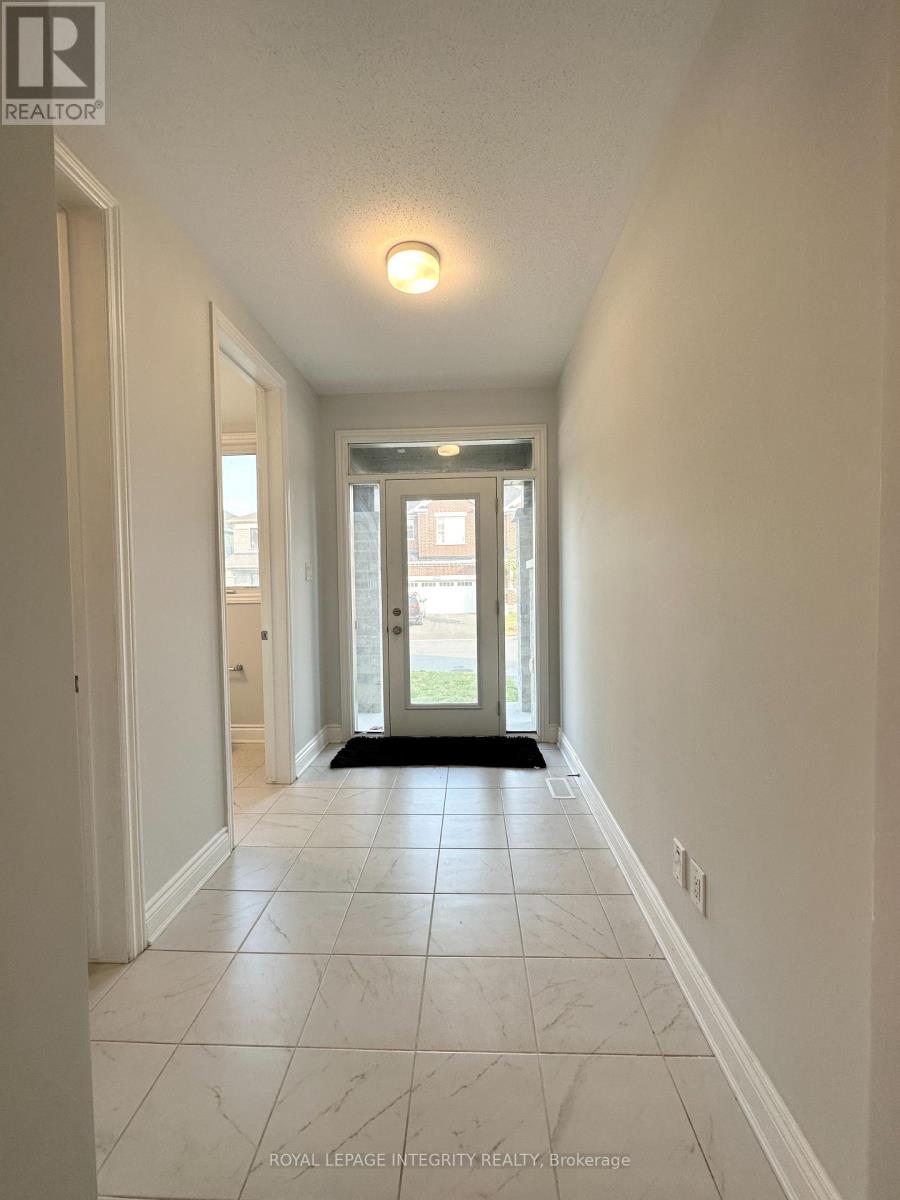 205 Yearling Circle, Ottawa, Ontario  K0A 2Z0 - Photo 7 - X12413879