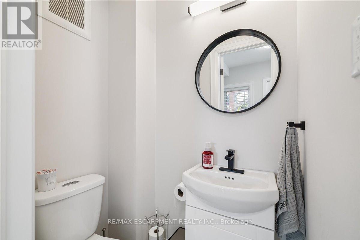 15 Ottawa Street S, Hamilton, Ontario  L8K 2C9 - Photo 19 - X12413846