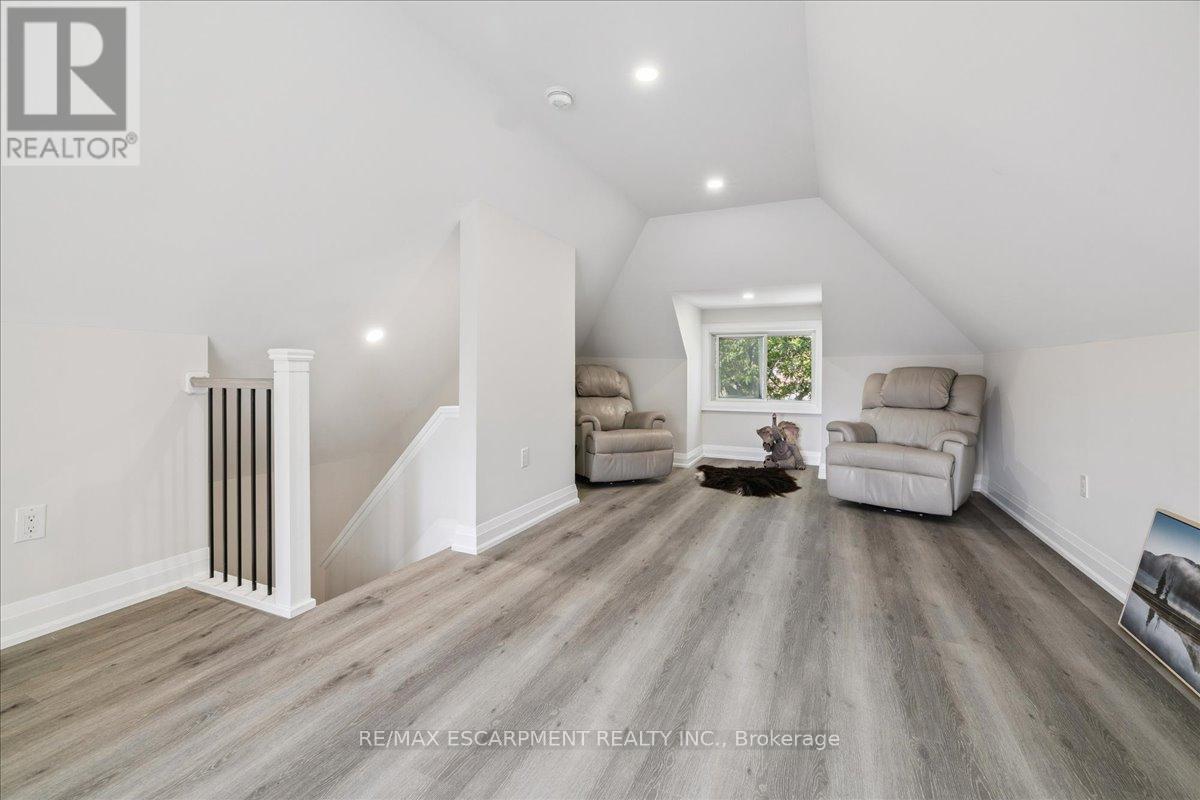 15 Ottawa Street S, Hamilton, Ontario  L8K 2C9 - Photo 32 - X12413846