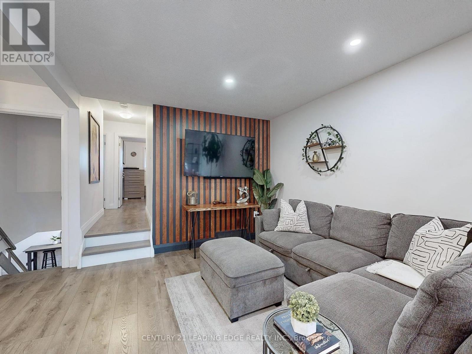 49 Quigley Road, Hamilton (Vincent), Ontario  L8K 6K9 - Photo 12 - X12413847