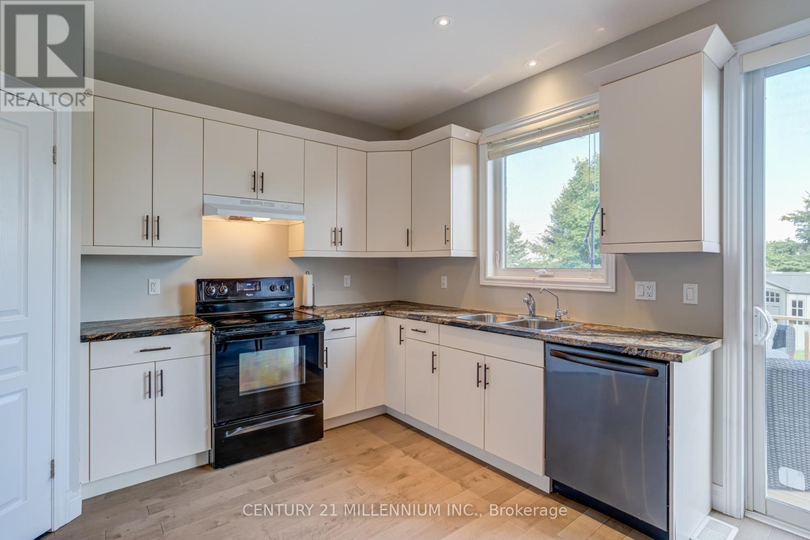 91 Taylor Drive, East Luther Grand Valley, Ontario  L9W 6P4 - Photo 15 - X12413867