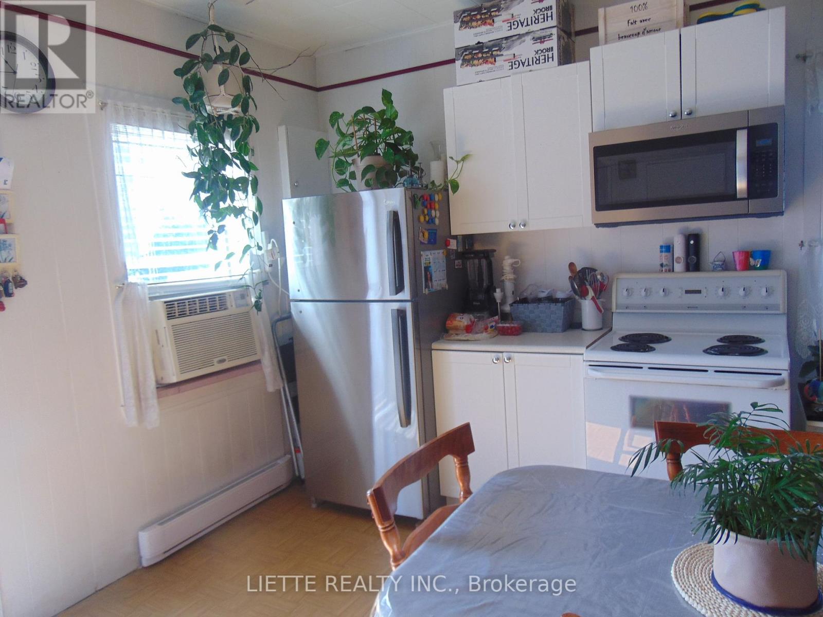 21968 Main Street, North Glengarry, Ontario  K0B 1H0 - Photo 11 - X12385520