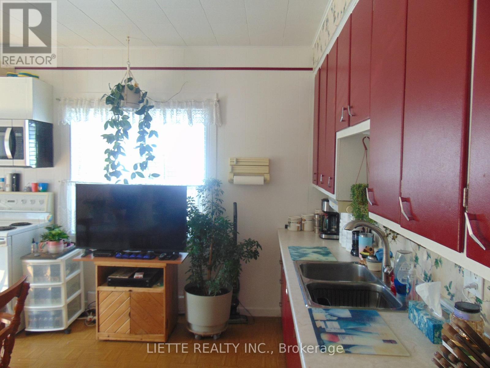 21968 Main Street, North Glengarry, Ontario  K0B 1H0 - Photo 13 - X12385520