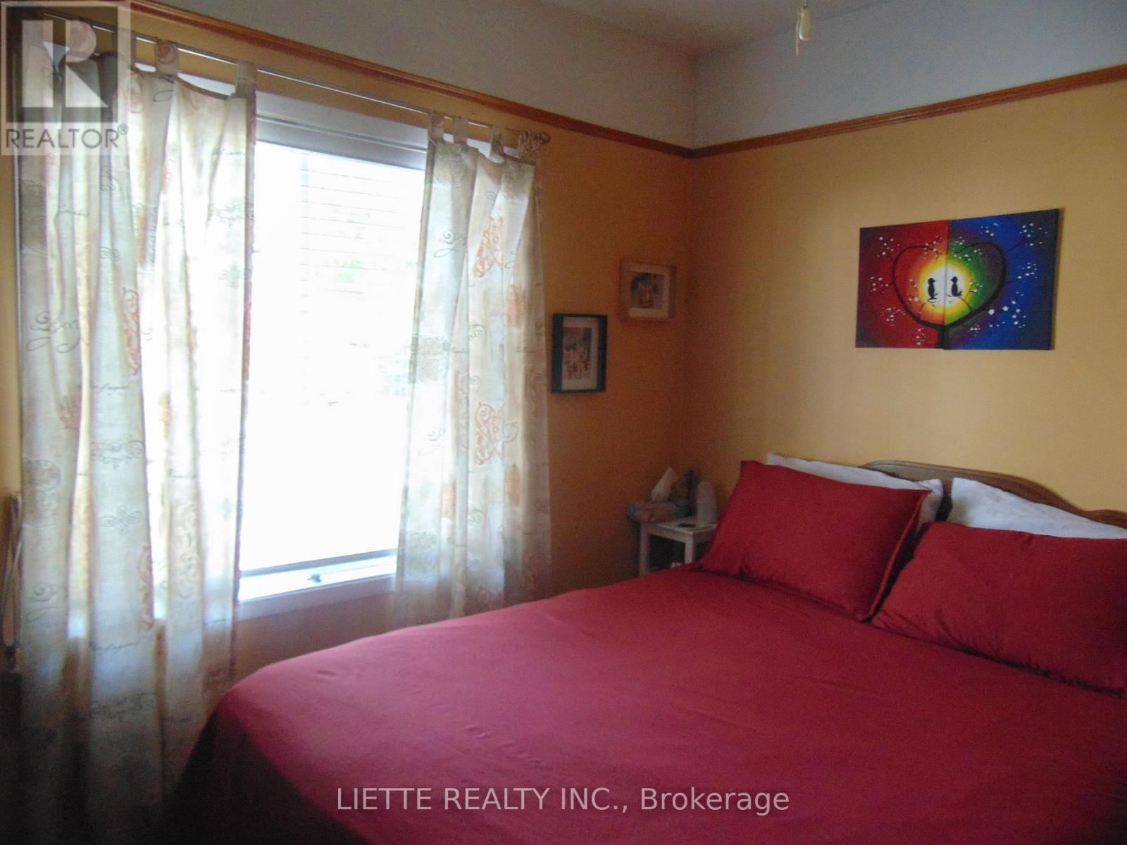 21968 Main Street, North Glengarry, Ontario  K0B 1H0 - Photo 17 - X12385520