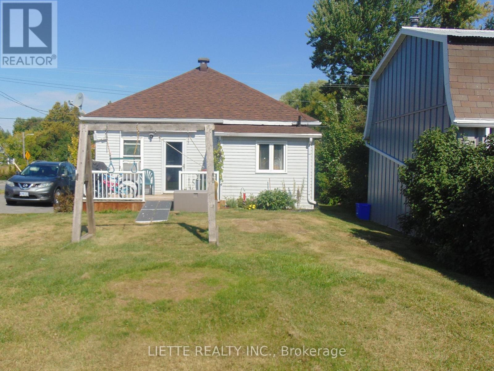 21968 Main Street, North Glengarry, Ontario  K0B 1H0 - Photo 6 - X12385520