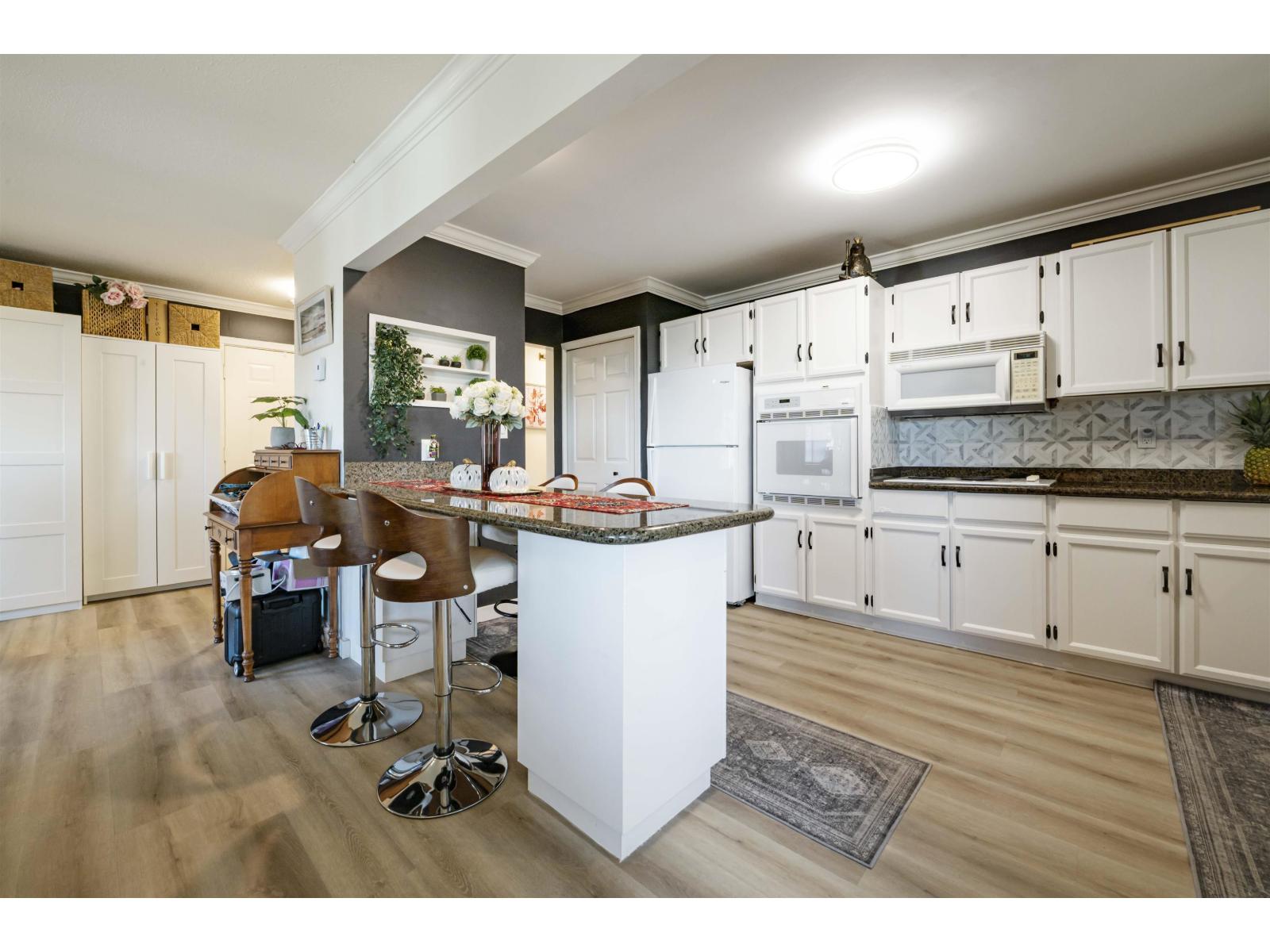 401 1350 Vidal Street, White Rock, British Columbia  V4B 5G6 - Photo 10 - R3049513