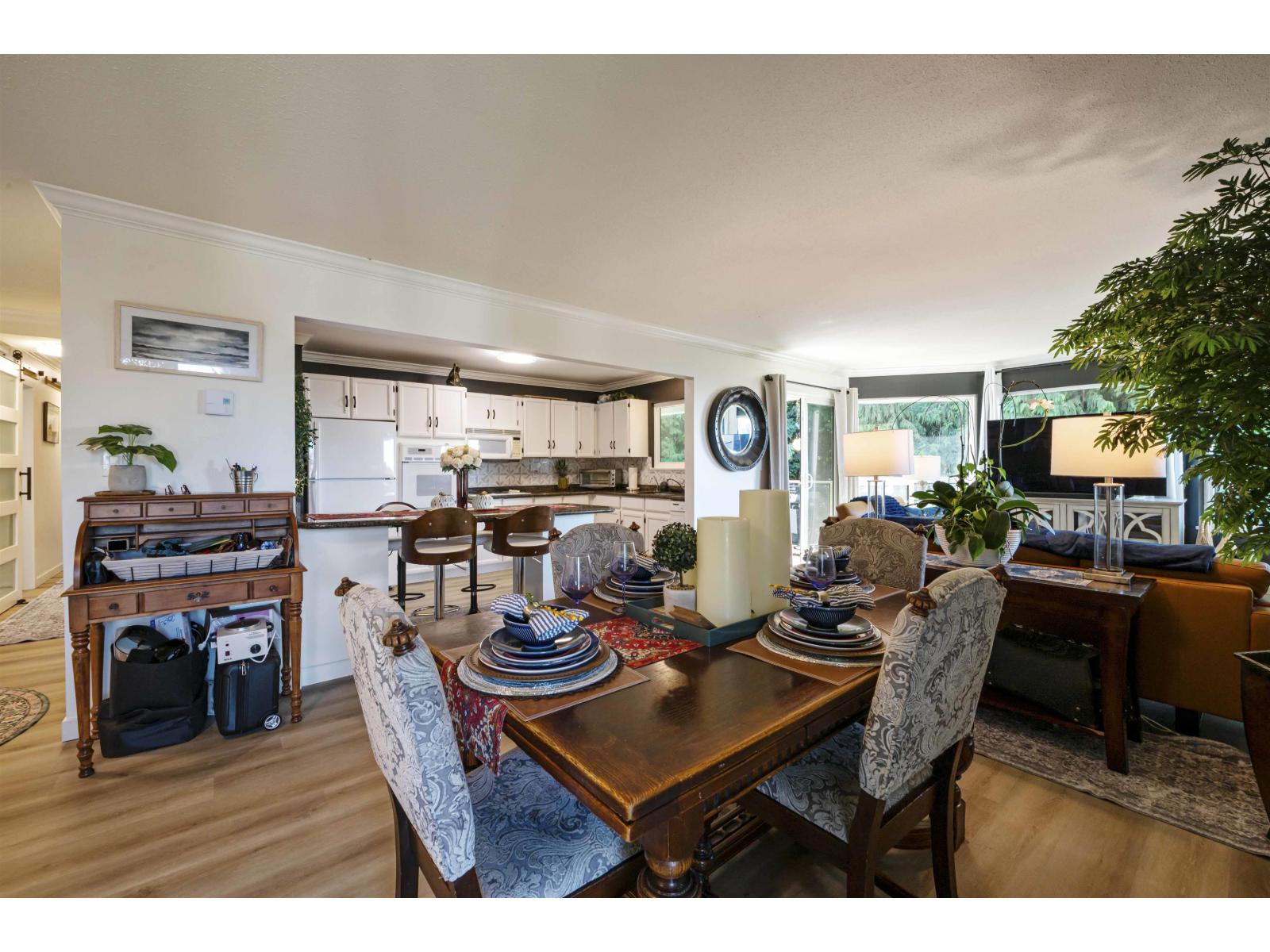 401 1350 Vidal Street, White Rock, British Columbia  V4B 5G6 - Photo 4 - R3049513