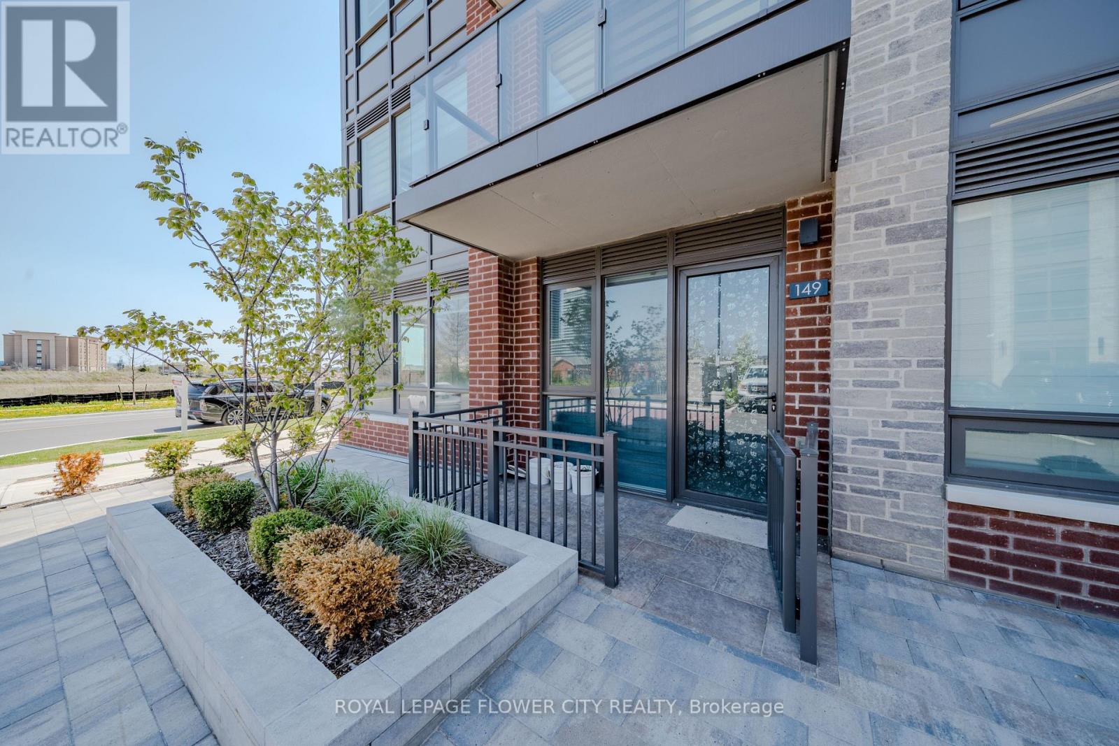 149 - 65 Attmar Drive, Brampton, Ontario  L6P 0Y6 - Photo 1 - W12412743