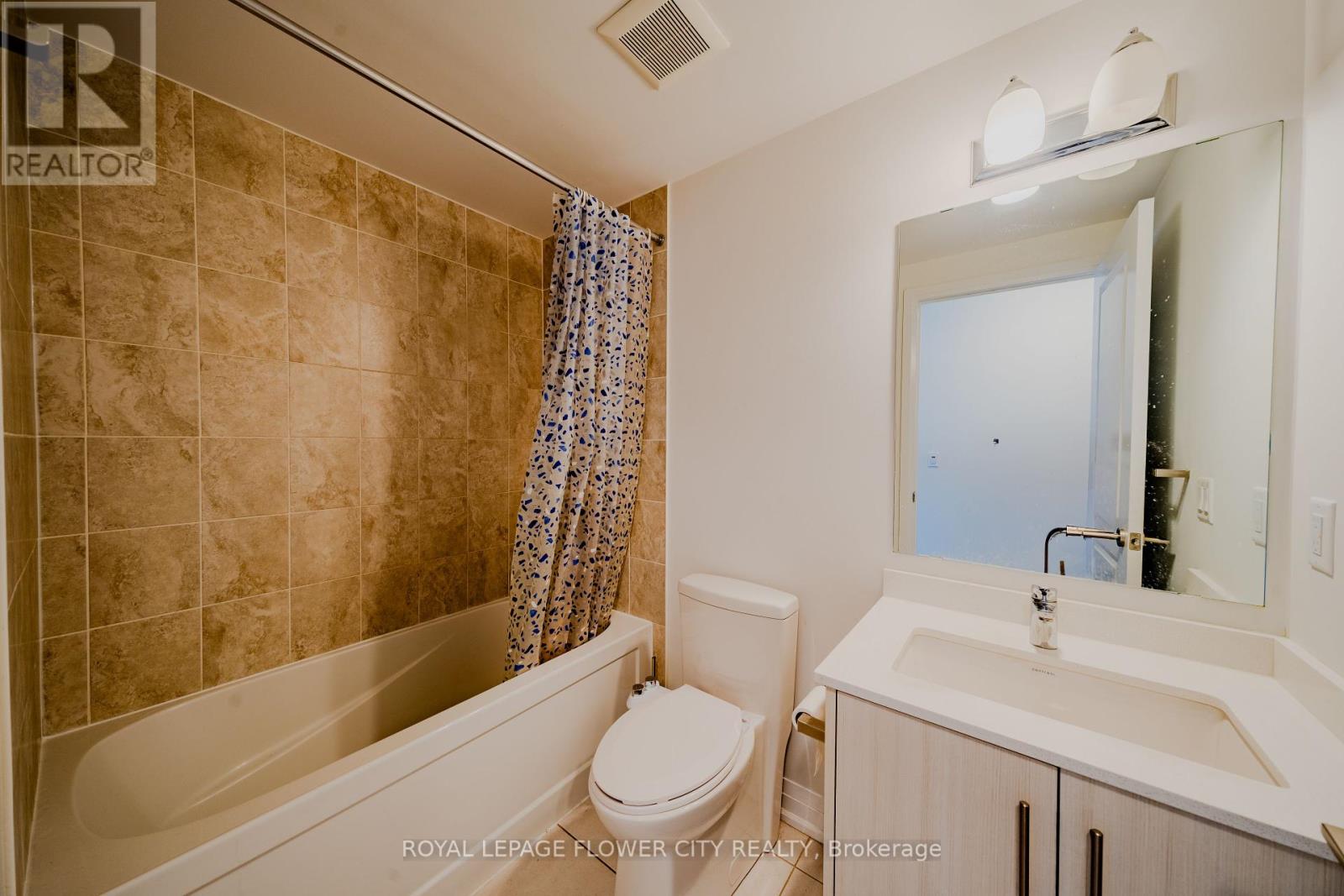 149 - 65 Attmar Drive, Brampton, Ontario  L6P 0Y6 - Photo 12 - W12412743
