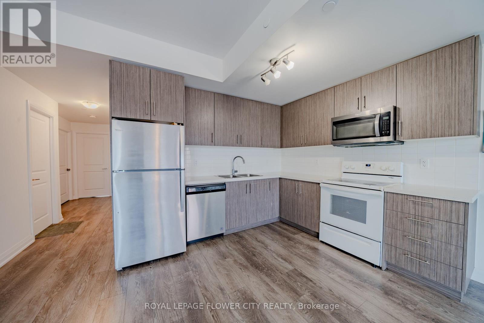 149 - 65 Attmar Drive, Brampton, Ontario  L6P 0Y6 - Photo 9 - W12412743