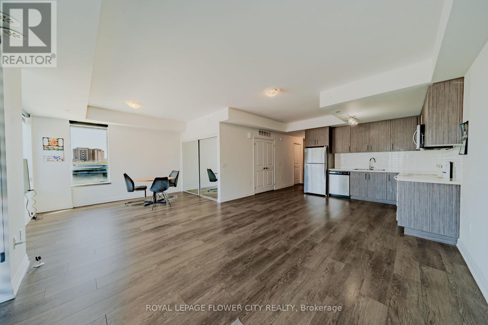 149 - 65 Attmar Drive, Brampton, Ontario  L6P 0Y6 - Photo 7 - W12412743