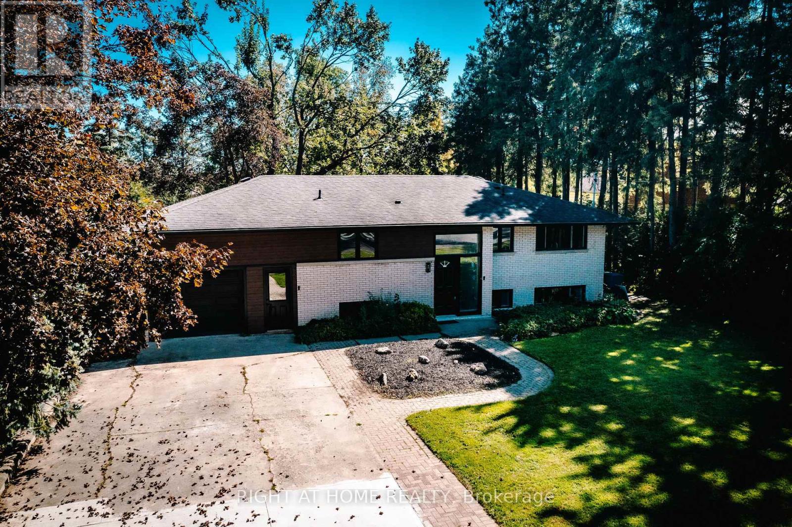 221 Victoria Street E, Southgate, Ontario  N0C 1B0 - Photo 2 - X12413471