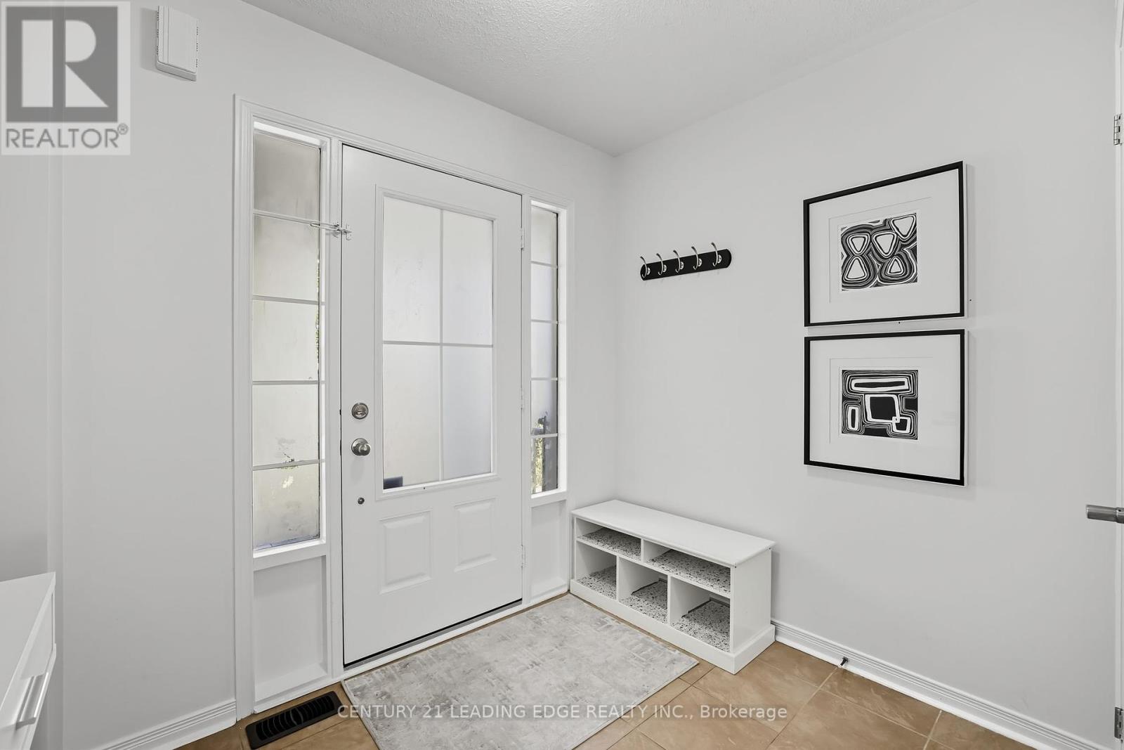 37 Stanhope Street, Whitby, Ontario  L1N 0H2 - Photo 8 - E12413896