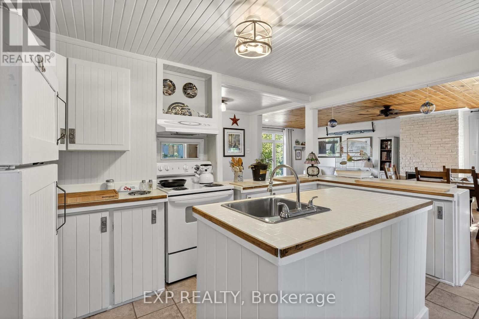 481 Lakeshore Road E, Oro-Medonte, Ontario  L0L 2E0 - Photo 16 - S12413869