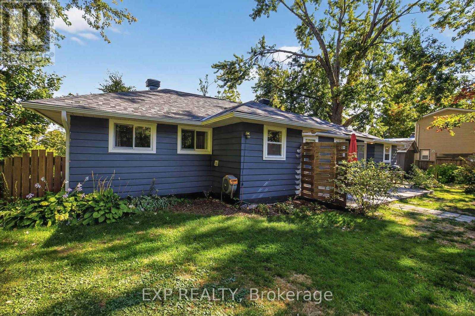 481 Lakeshore Road E, Oro-Medonte, Ontario  L0L 2E0 - Photo 6 - S12413869