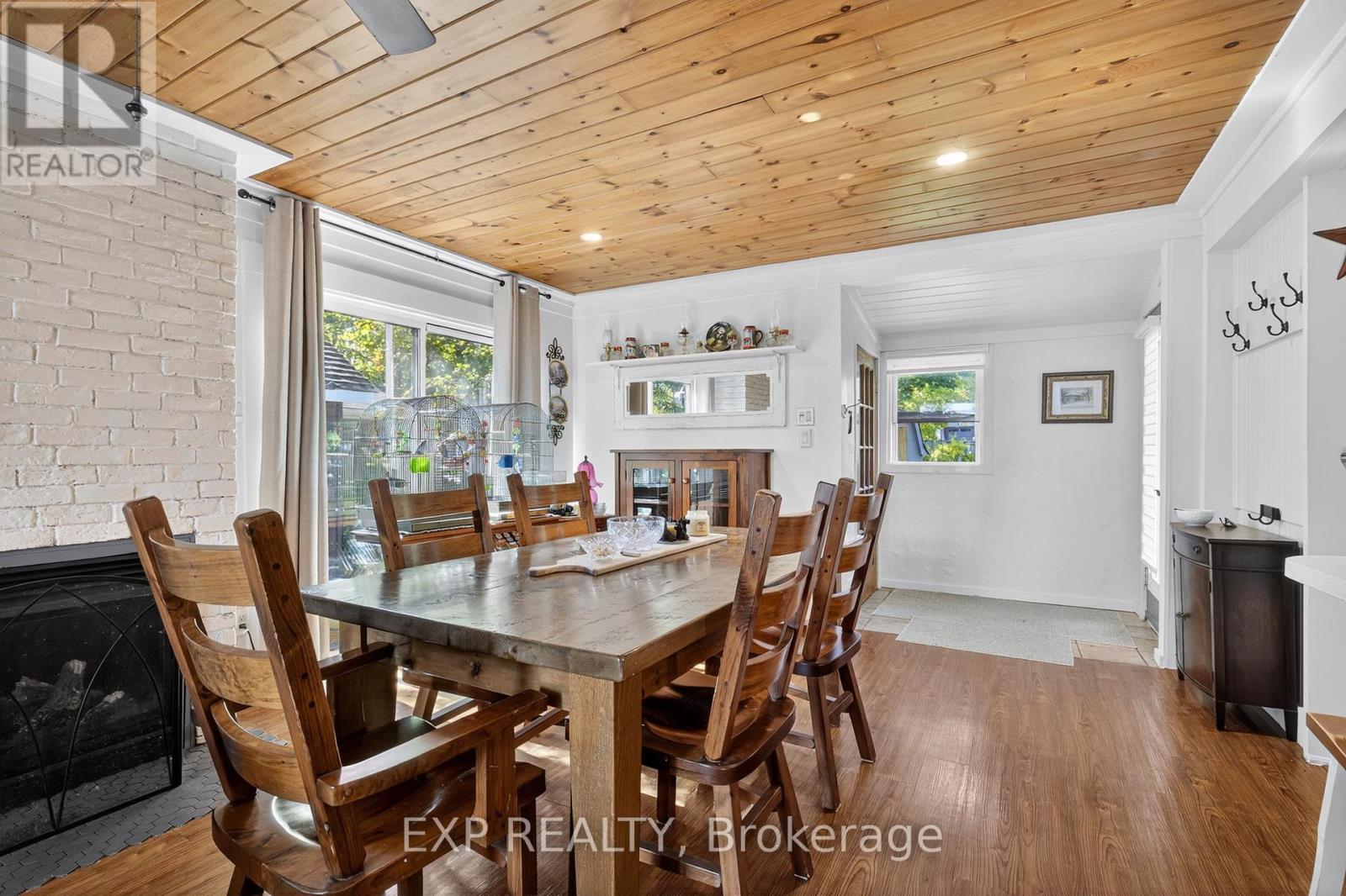 481 Lakeshore Road E, Oro-Medonte, Ontario  L0L 2E0 - Photo 8 - S12413869