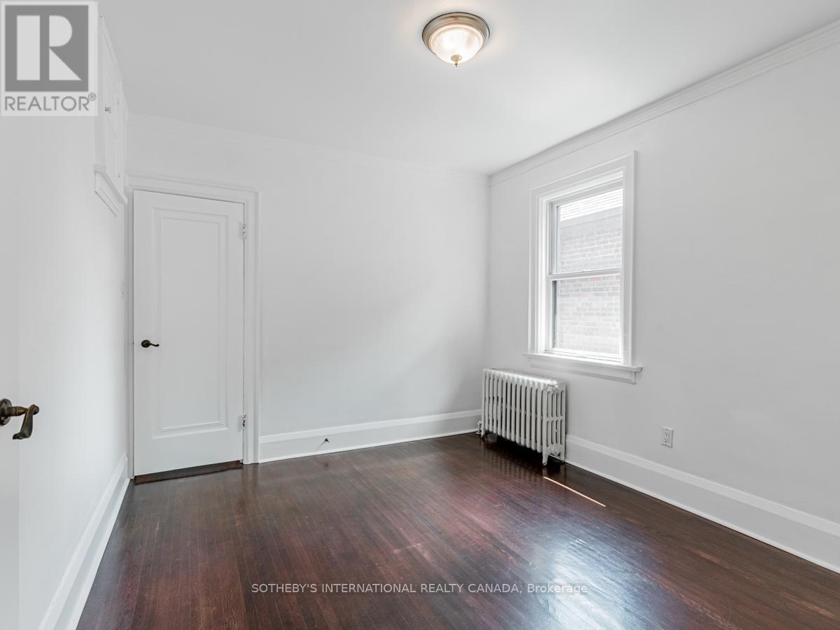 Upper - 2 Larkin Avenue, Toronto, Ontario  M6S 1L8 - Photo 28 - W12413870