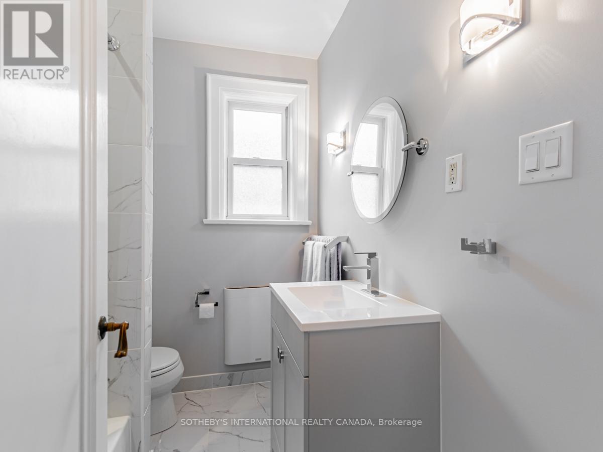 Upper - 2 Larkin Avenue, Toronto, Ontario  M6S 1L8 - Photo 31 - W12413870