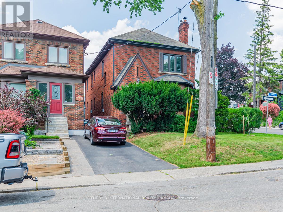 Upper - 2 Larkin Avenue, Toronto, Ontario  M6S 1L8 - Photo 34 - W12413870