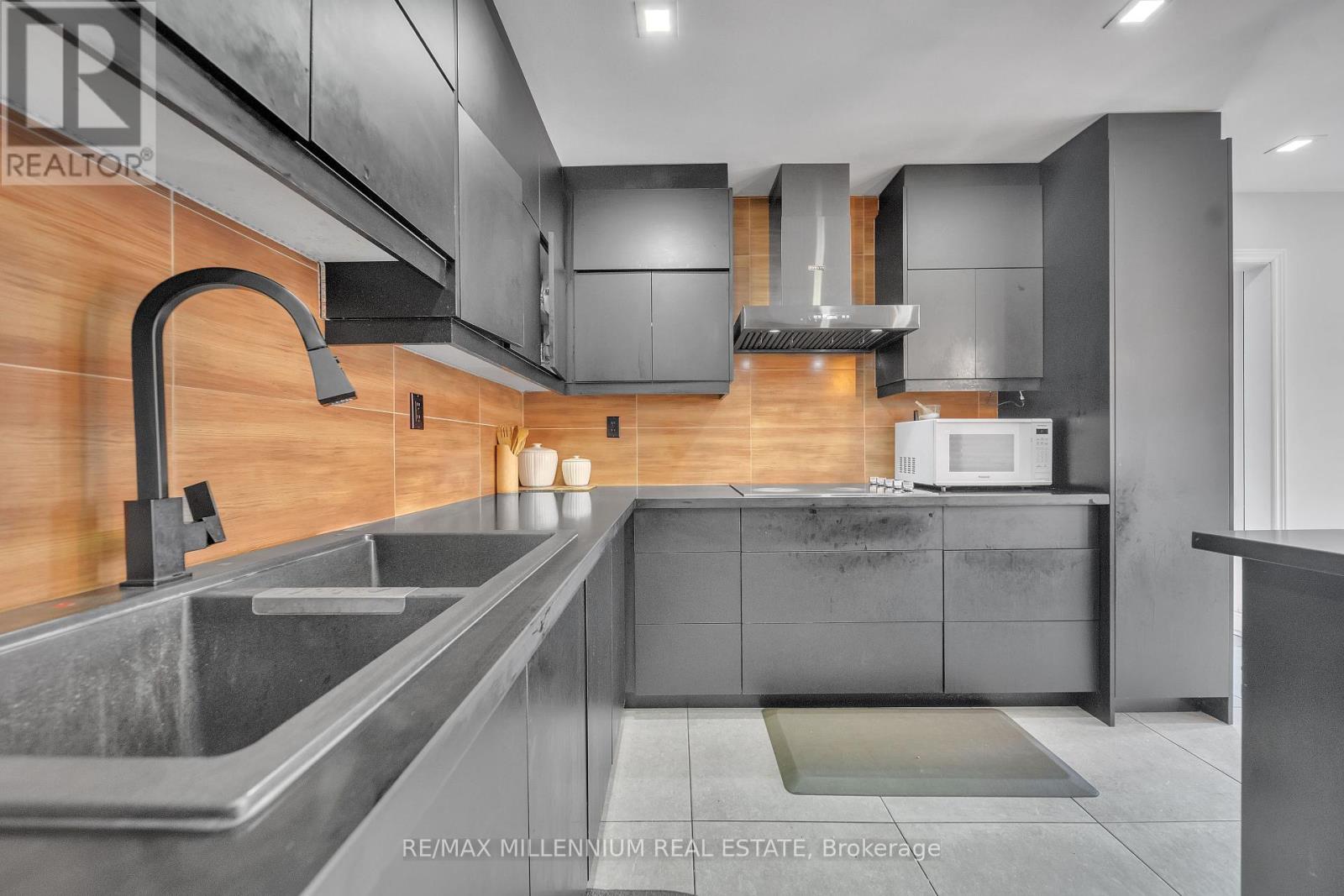 3 Daybreak Lane, Caledon, Ontario  L7K 0N1 - Photo 12 - W12413880
