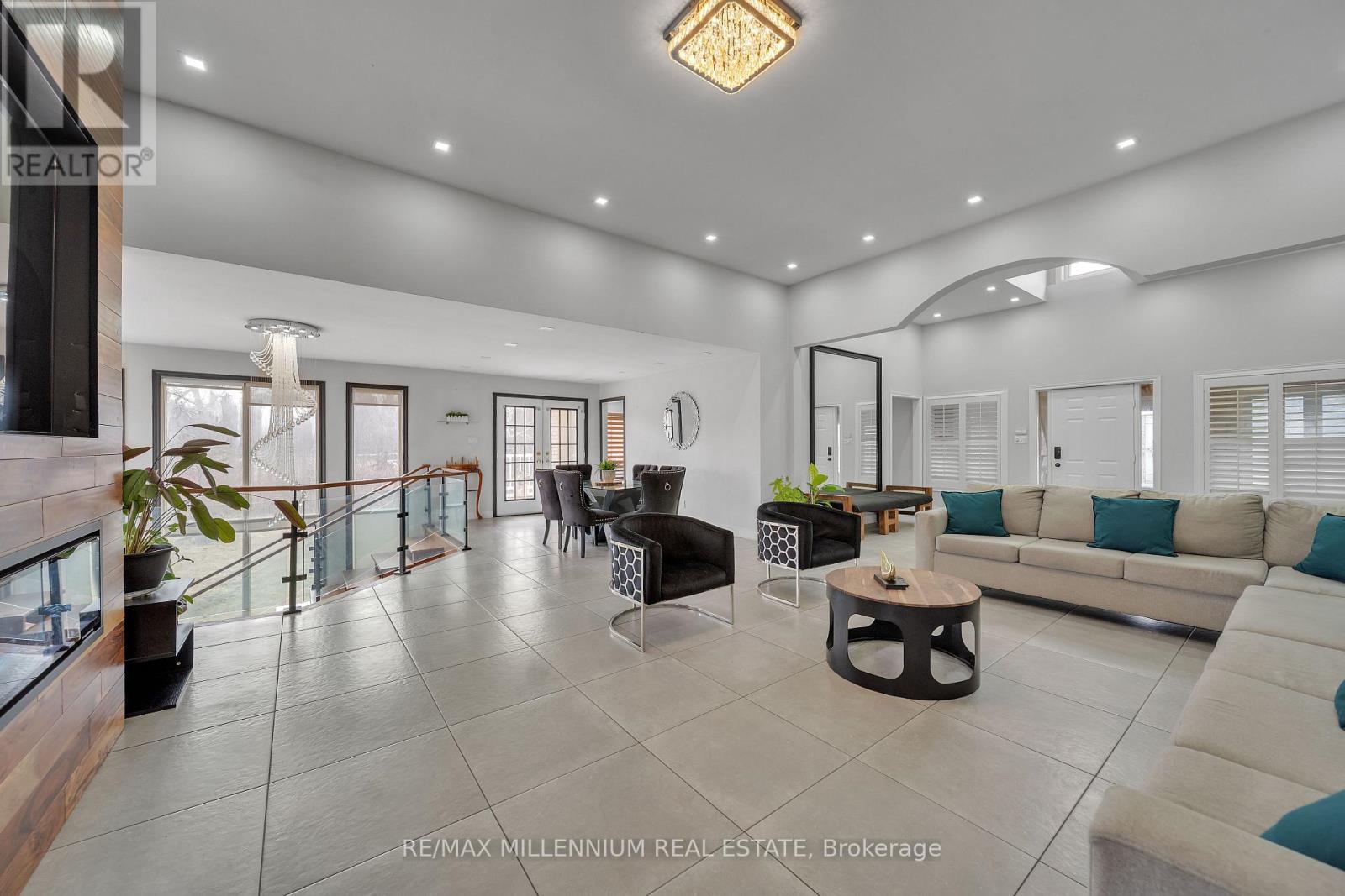 3 Daybreak Lane, Caledon, Ontario  L7K 0N1 - Photo 7 - W12413880