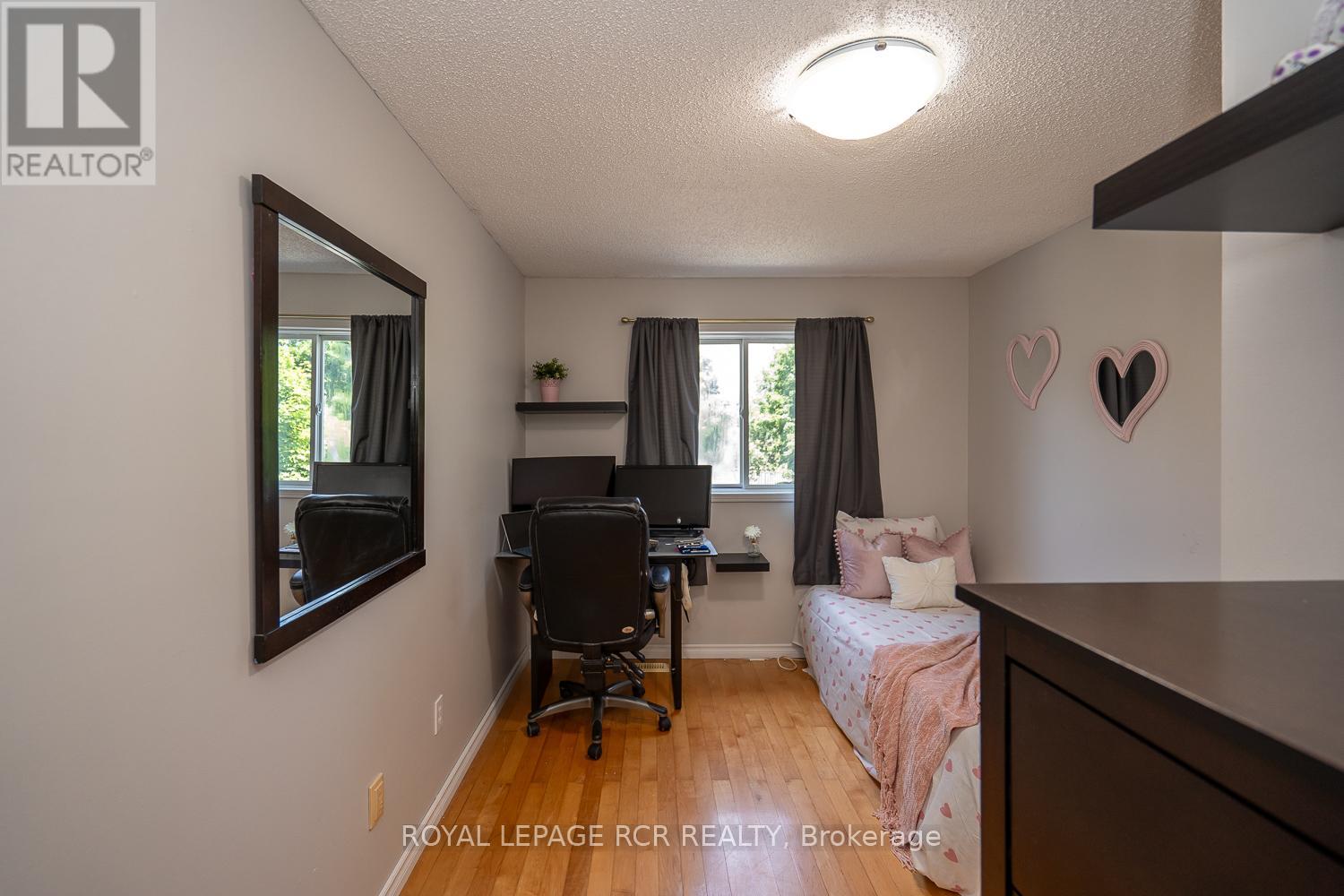 252 Elmwood Crescent, Orangeville, Ontario  L9W 4T4 - Photo 25 - W12413907